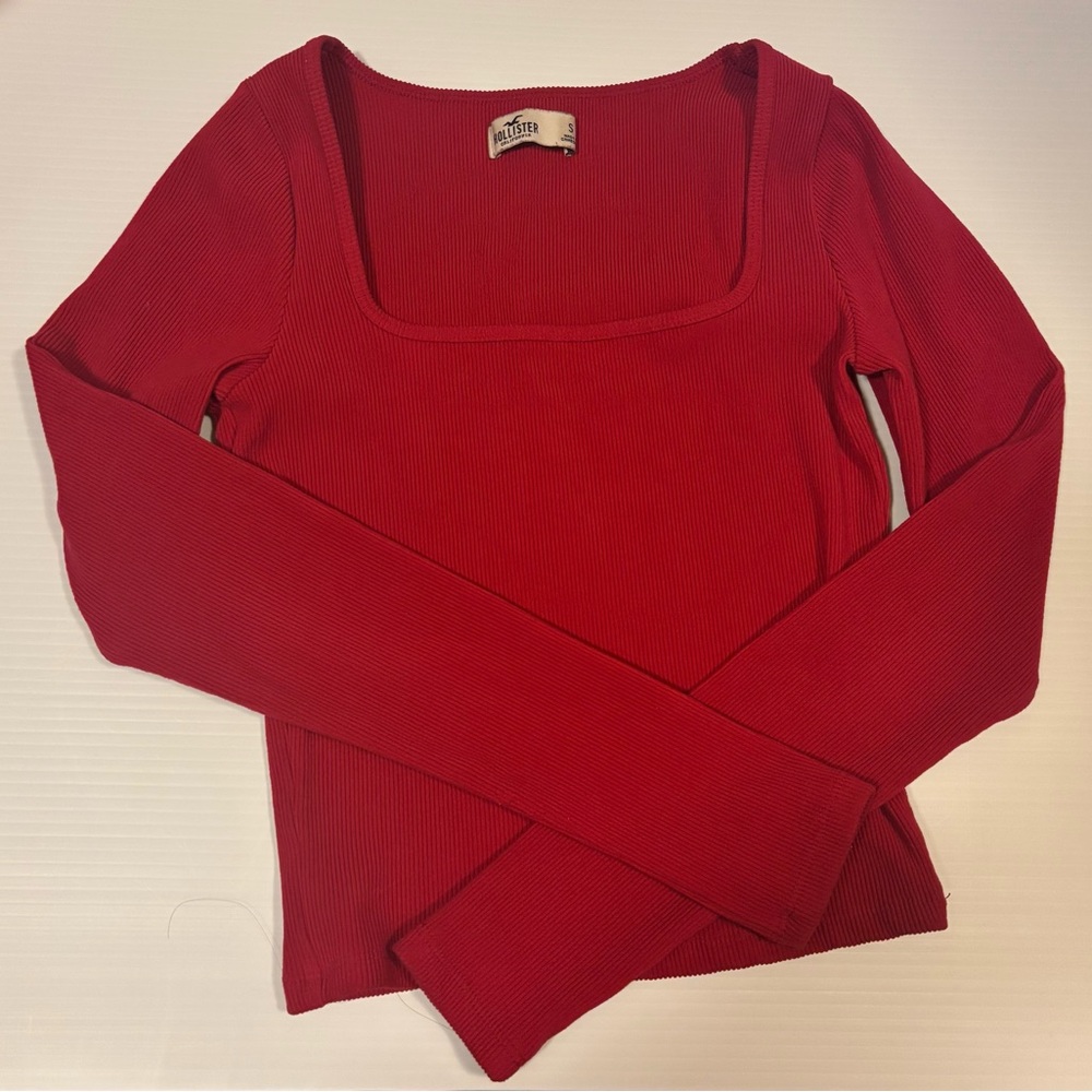 Hollister Women's Scarlet Long Sleeve Tee